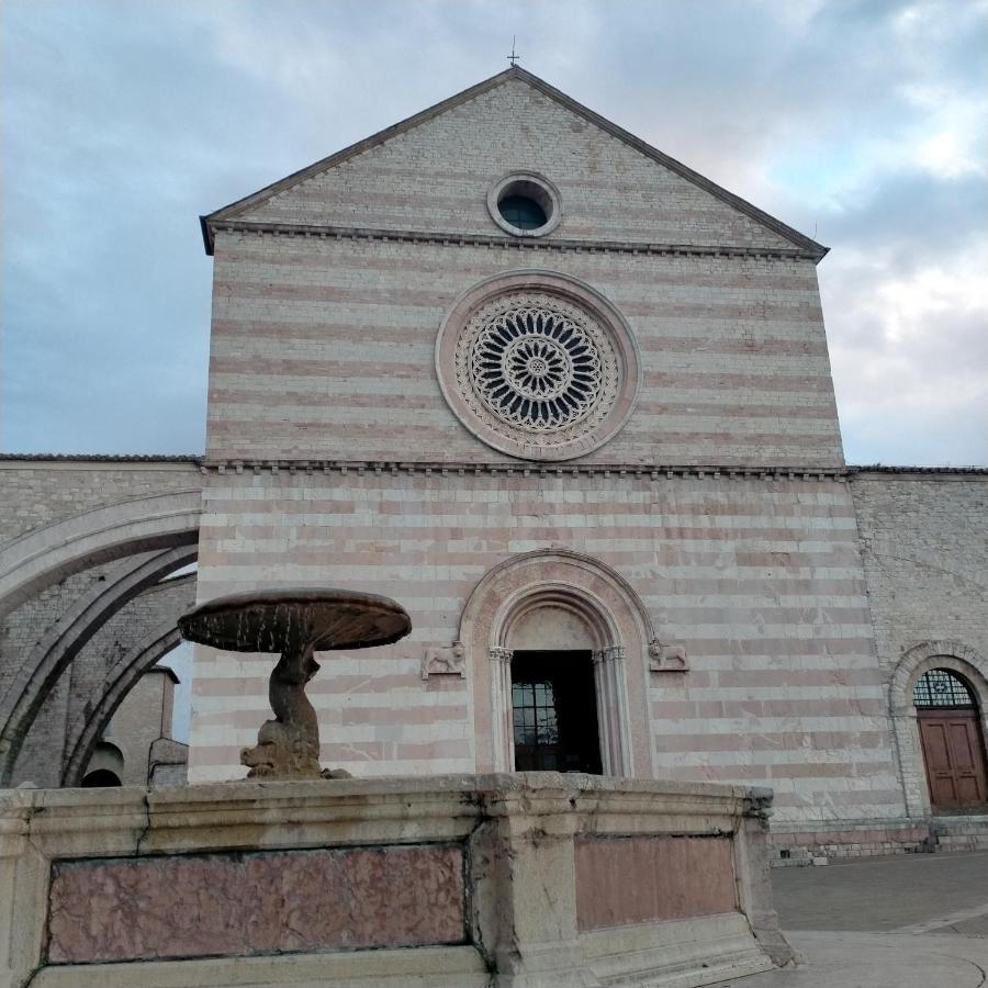 Appartamenti Santa Chiara Assisi Exterior foto